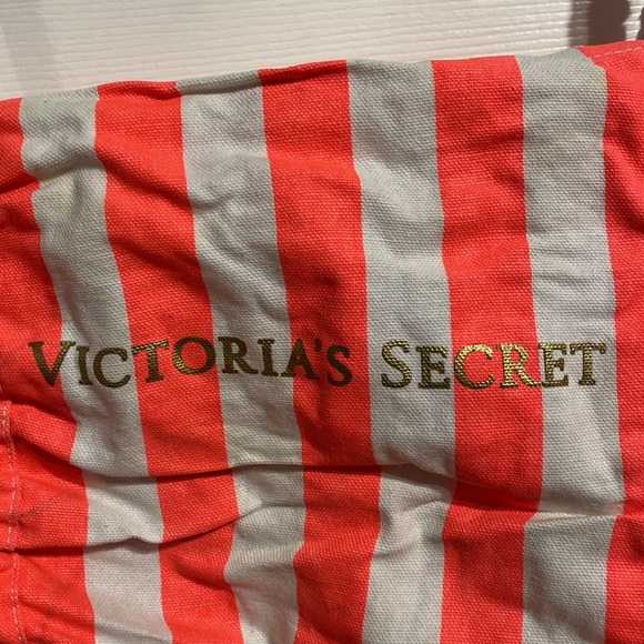 Victoria’s secret tote - Picture 2 of 3